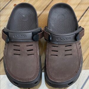 Men’s Yukon vista CROCS Dark Brown Clogs with Adjustable Strap